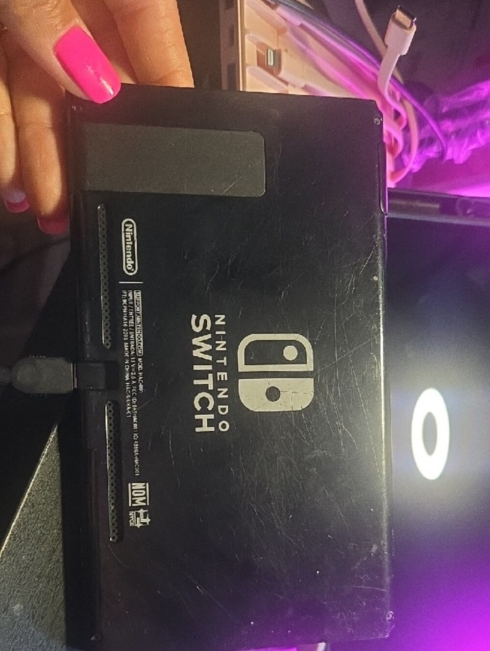 Nintendo Switch Console, No Controller, Works - Picture 3 of 7